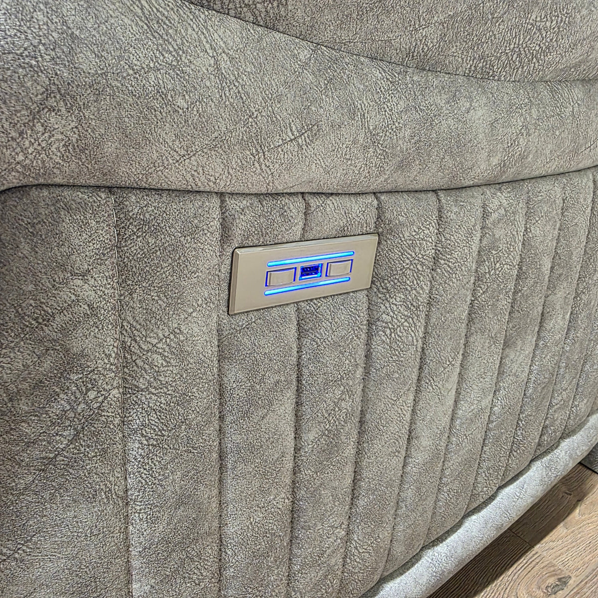 The Washington Electric 3+2+1 Recliner Sofa Set